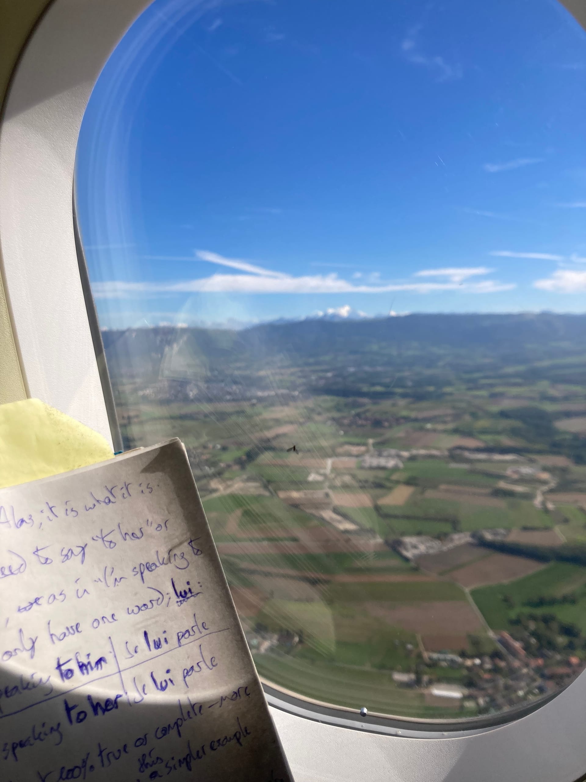 Why "lui" and not "le" or "la"?